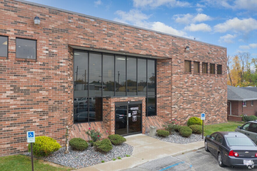 More Photos Of 723 Phillips Ave, Toledo Medical For Lease