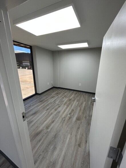 More Photos Of 105 Enterprise Dr, Cumming Unknown For Lease