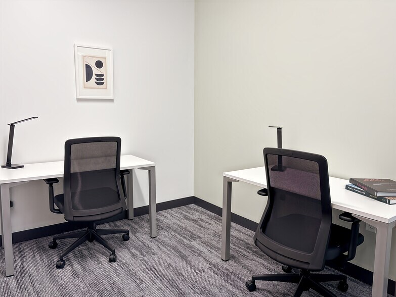 More Photos Of 34125 US Highway 19 N, Palm Harbor Coworking Space