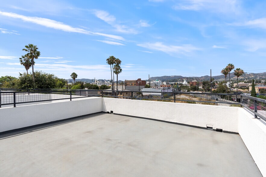 More Photos Of 1035 N Serrano Ave, Los Angeles Apartments For Sale