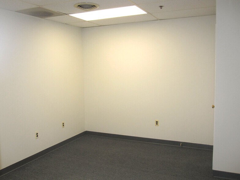 More Photos Of 18 Bank St, Summit Office For Sale