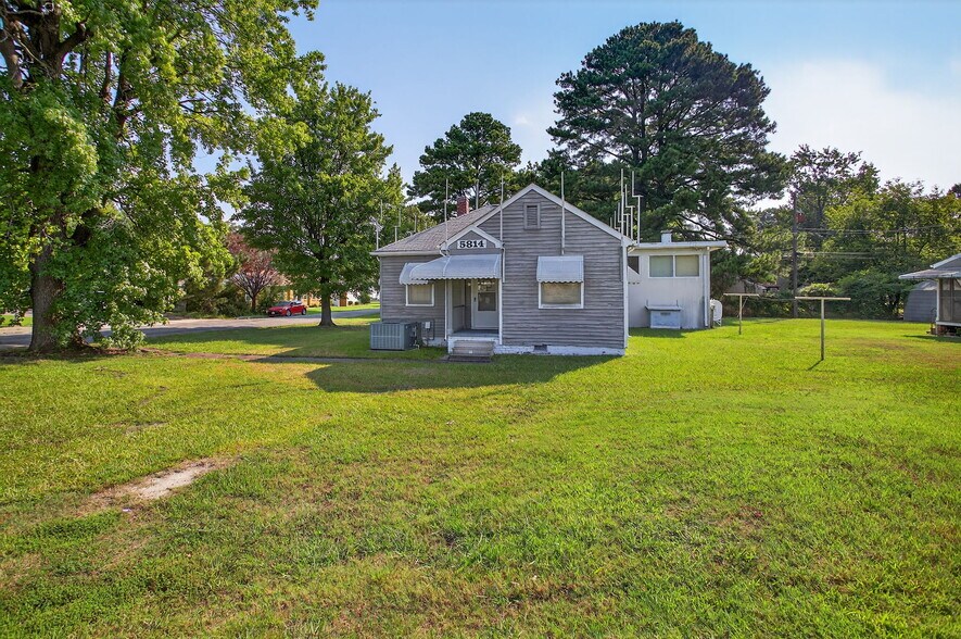 More Photos Of 5812 Jefferson Ave, Newport News Storefront For Sale