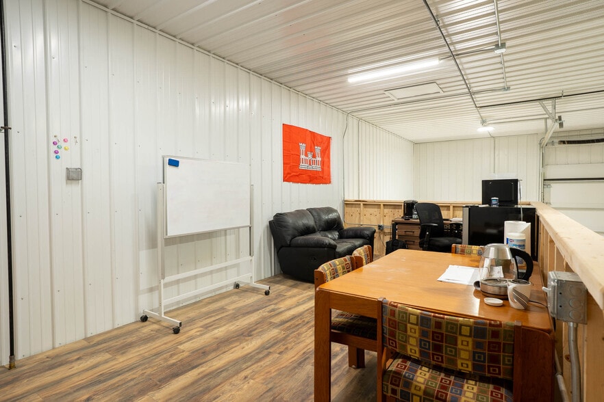 More Photos Of N5550 County Road Z, Onalaska Flex For Sale