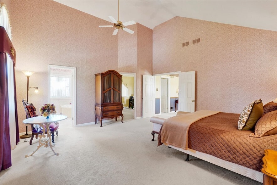 More Photos Of 2553 Roosevelt Ave, York Flex For Sale