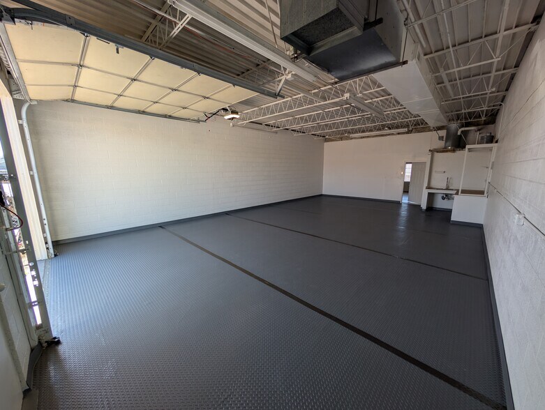 Primary Photo Of 2537 Weston Rd, Colorado Springs Service For Lease