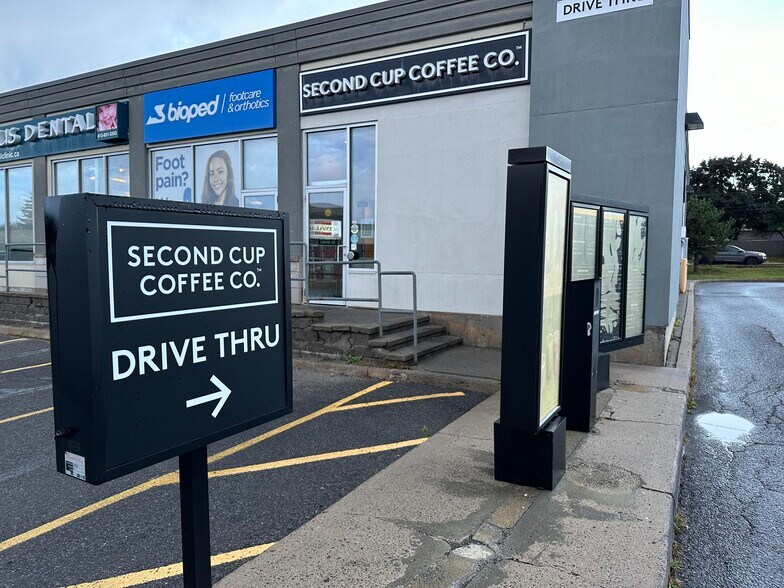 More Photos Of 486 Hazeldean Rd, Ottawa Freestanding For Sale