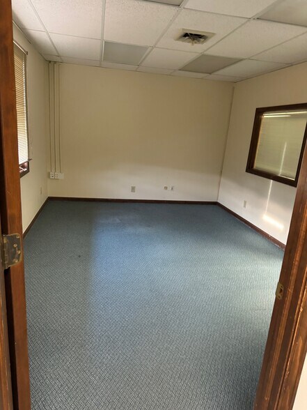 More Photos Of 5601 S Meridian St, Indianapolis Medical For Lease
