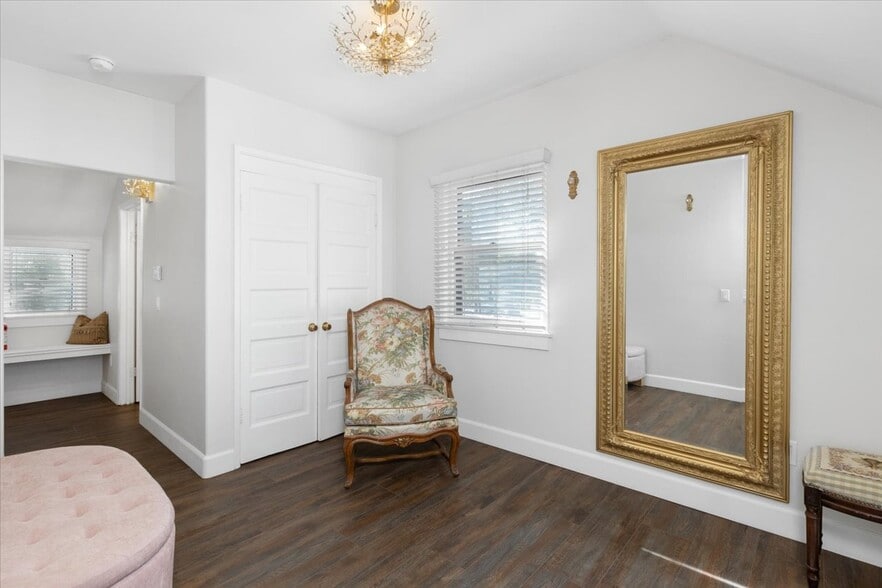 More Photos Of 136-140 W 3rd Ave, Escondido Office For Sale