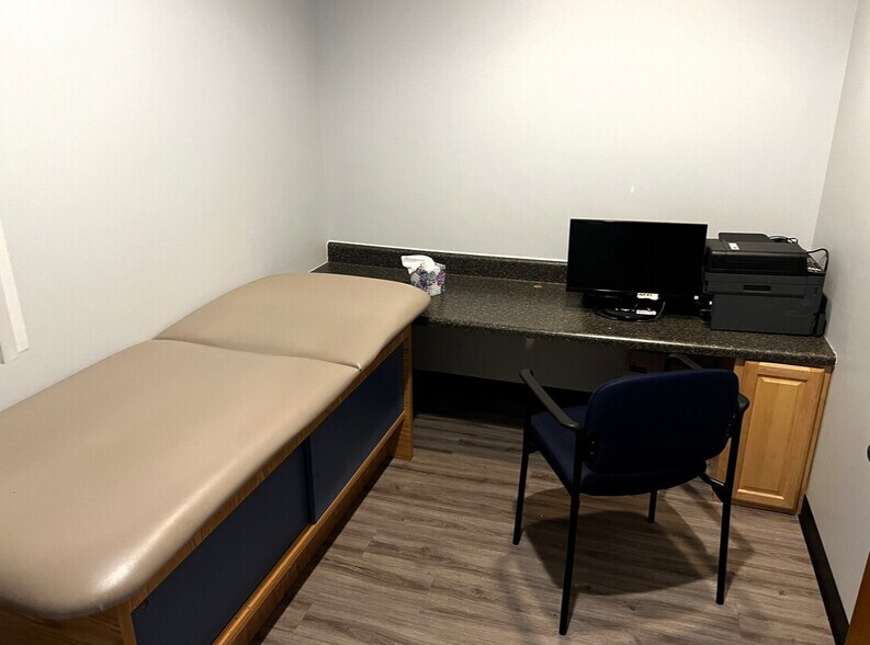 More Photos Of 3905 Johns Creek Ct, Suwanee Medical For Lease