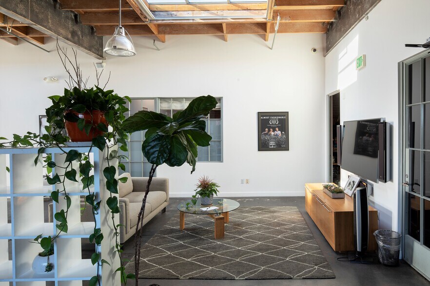 More Photos Of 1630 Euclid St, Santa Monica Loft Creative Space For Sale
