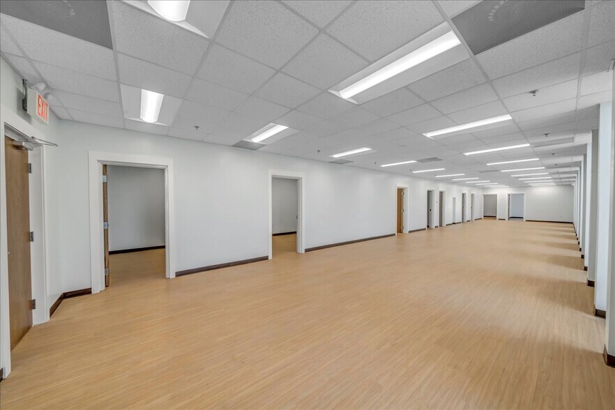 More Photos Of 206 Mathews St, Barnesville Distribution For Lease