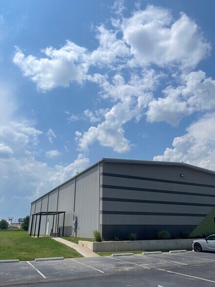 More Photos Of 13431 Broadway Ext, Oklahoma City Land For Lease