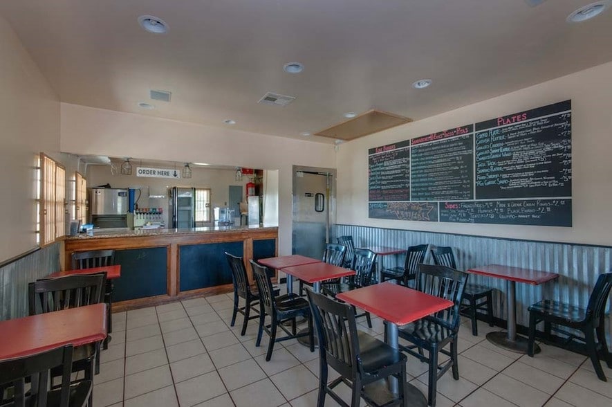 More Photos Of 5740 S Wayside Dr, Houston Restaurant For Lease