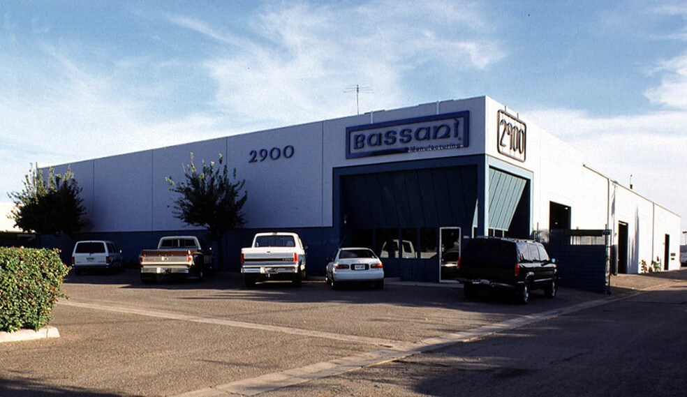 More Photos Of 2900 E La Jolla St, Anaheim Warehouse For Sale