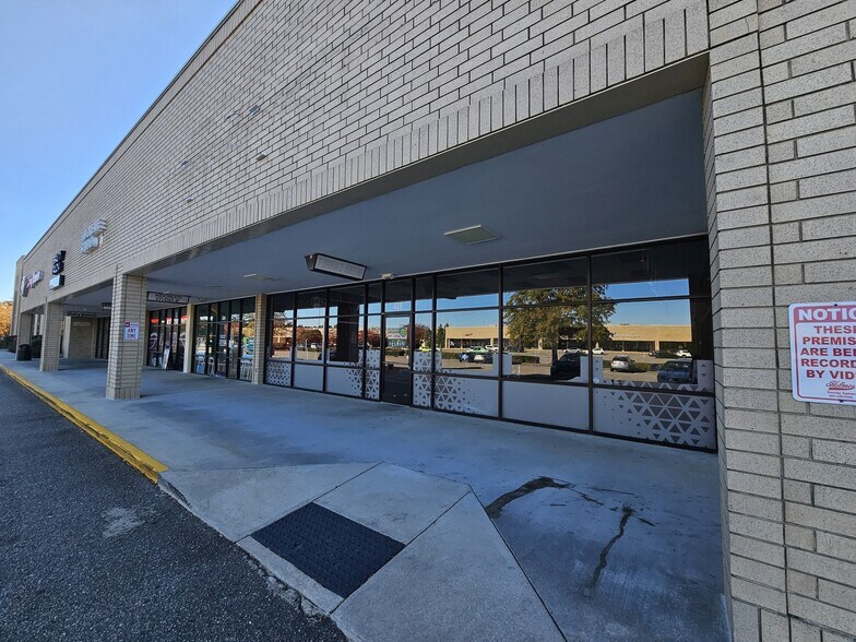 More Photos Of 102-400 Westwood Shopping Ctr, Fayetteville General Retail For Lease