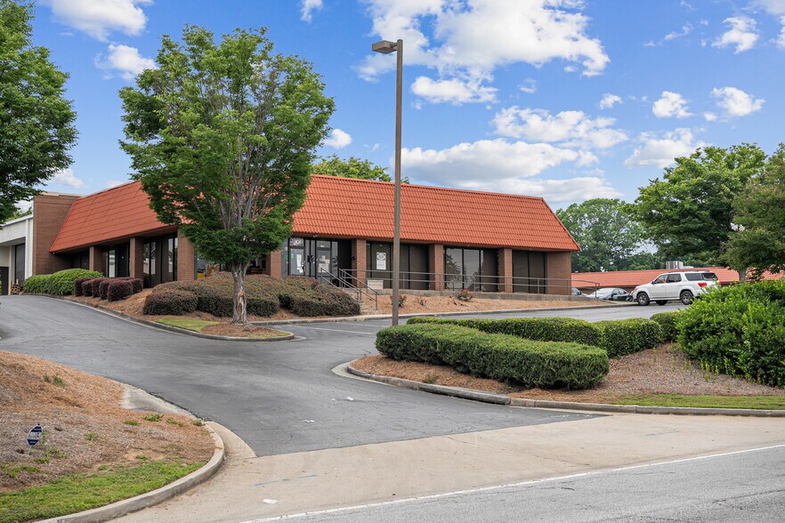 More Photos Of 4896 N Royal Atlanta Dr, Tucker Unknown For Lease