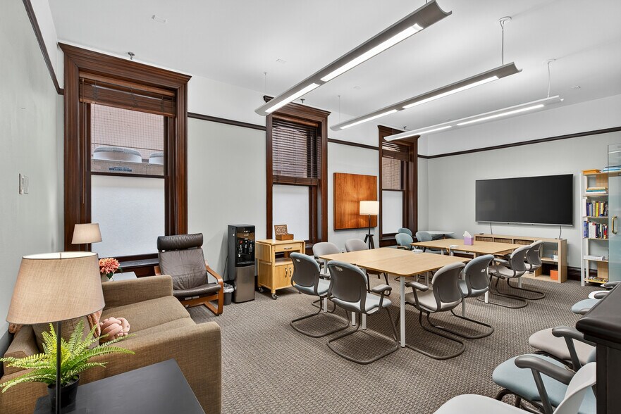 More Photos Of 333 SW Taylor St, Portland Office Residential For Lease