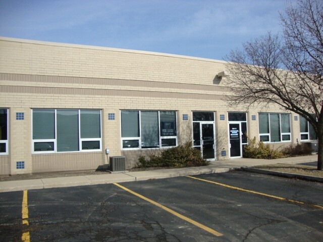 More Photos Of 1277 Naperville Dr, Romeoville Warehouse For Lease
