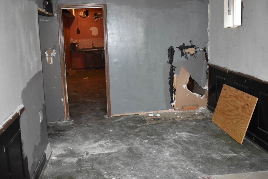 More Photos Of 5007-5009 W Adams Blvd, Los Angeles Storefront Retail Residential For Sale