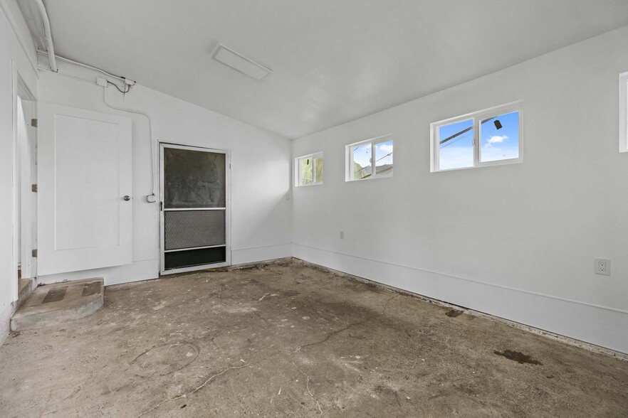 More Photos Of 45-428 Kamehameha Hwy, Kāneohe Light Distribution For Sale