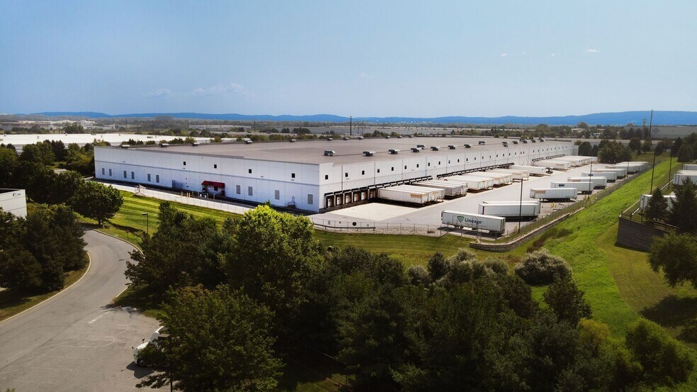 More Photos Of 400 Boulder Dr, Breinigsville Distribution For Lease