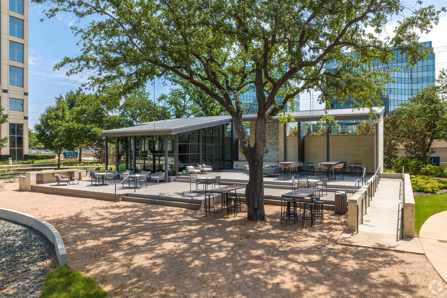 More Photos Of 14241 Dallas Pky, Dallas Office For Lease