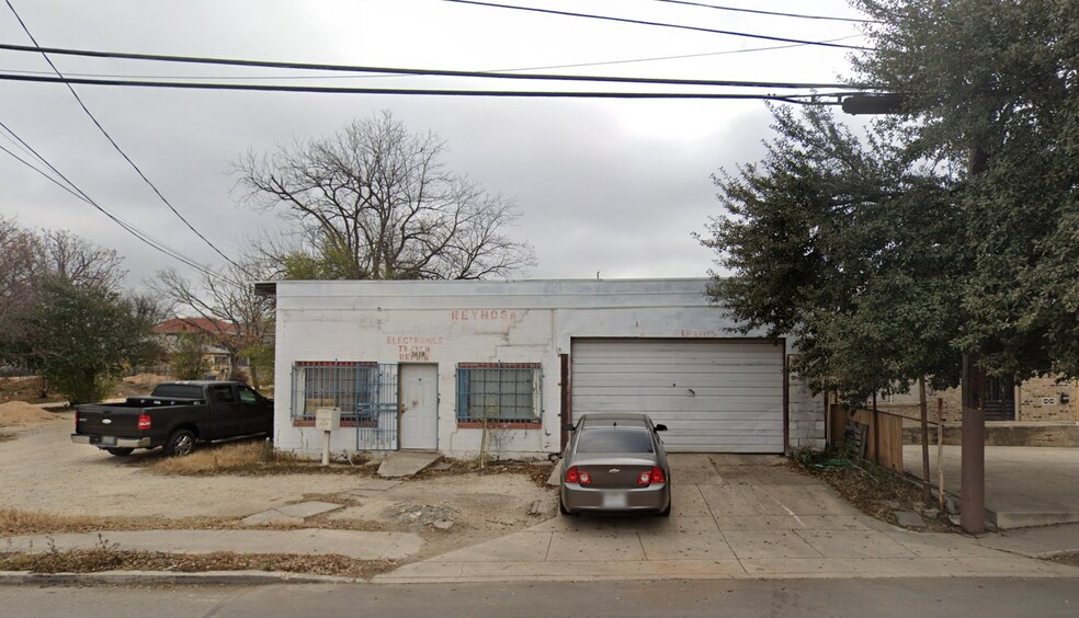 Primary Photo Of 1618 S Presa St, San Antonio Freestanding For Sale