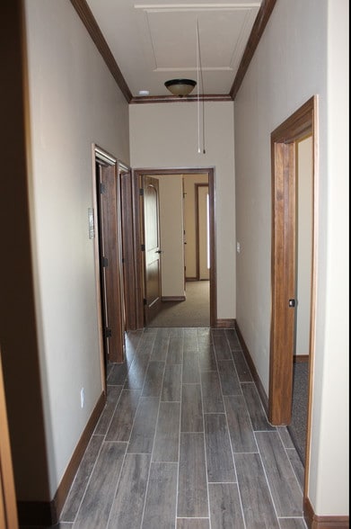 More Photos Of 17236 N May Ave, Edmond Office For Sale