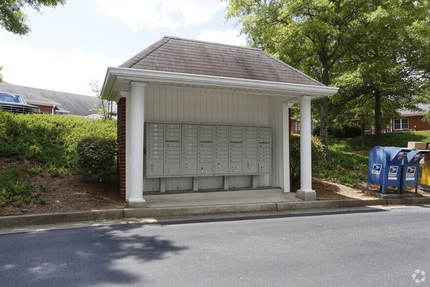 More Photos Of 555 Sun Valley Dr, Roswell Medical For Lease