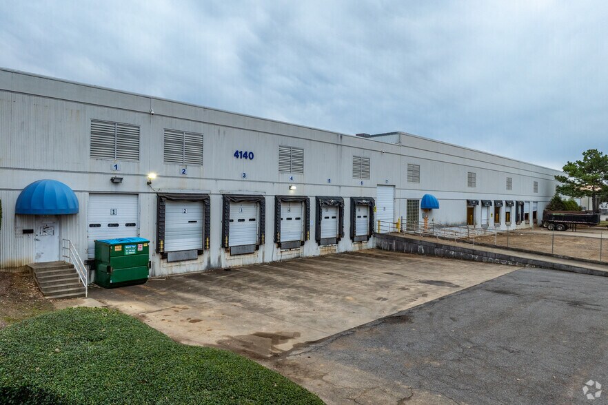 More Photos Of 4140 BF Goodrich, Memphis Distribution For Lease