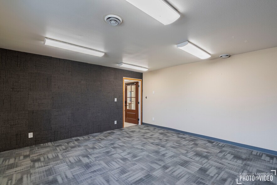 More Photos Of 612 Sinclair St, Gillette Industrial For Sale