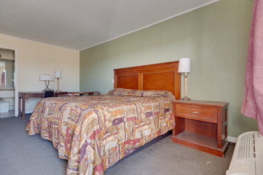 More Photos Of 2915 E Interstate 40, Amarillo Hotel For Sale