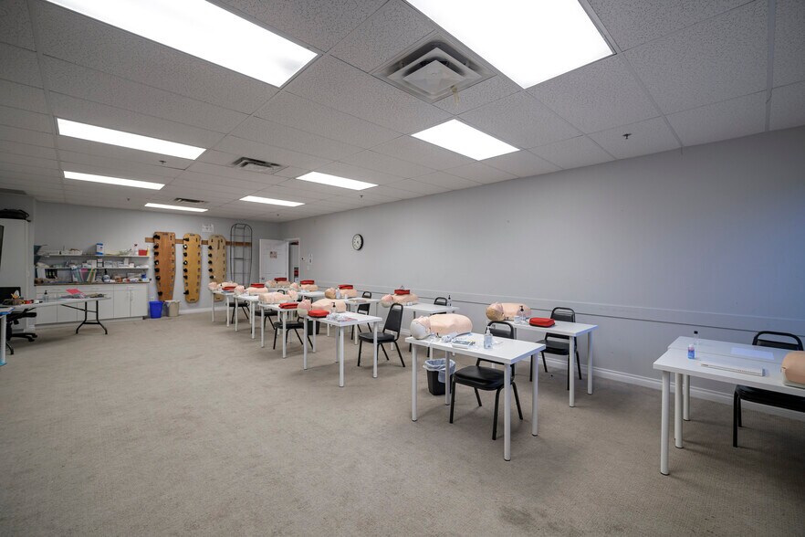 More Photos Of 12639 80 Ave, Surrey Showroom For Sale