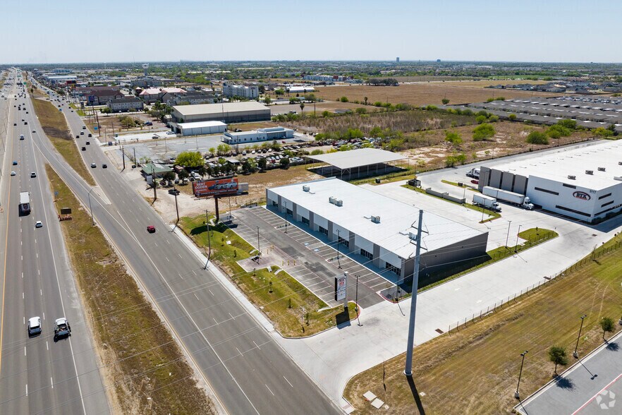 More Photos Of 5101 N Cage Blvd, Pharr Warehouse For Lease