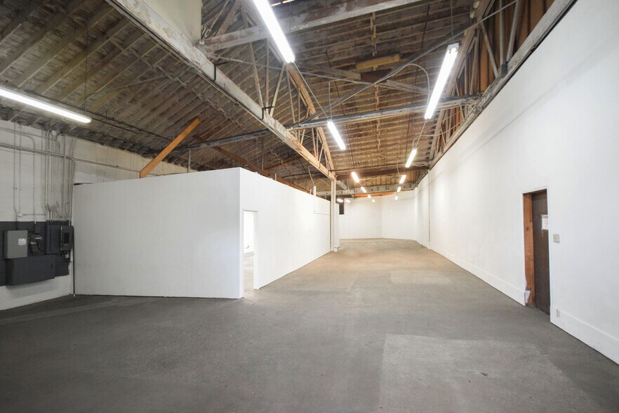 More Photos Of 2857 E Pico Blvd, Los Angeles Manufacturing For Lease