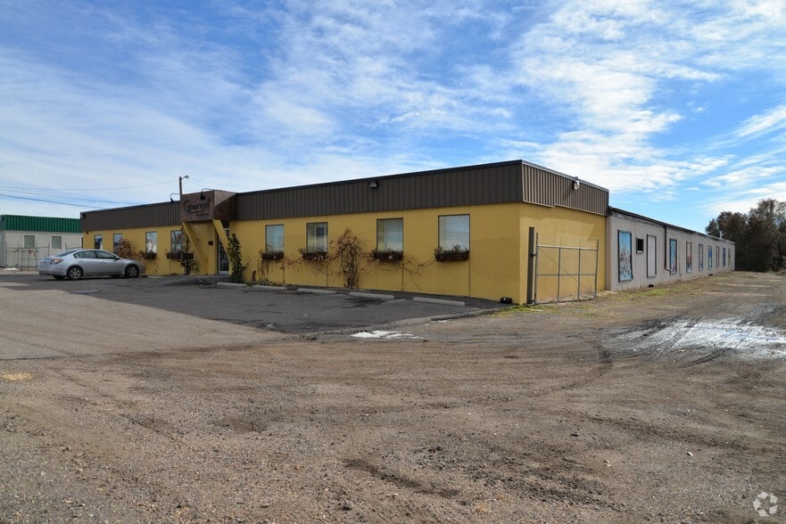 More Photos Of 3600 E 40th Ave, Denver Warehouse For Lease