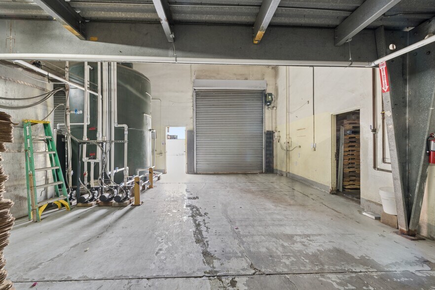 More Photos Of 1381 E 6th St, Los Angeles Food Processing For Lease