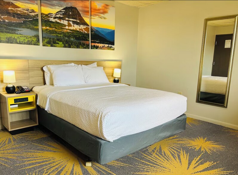 More Photos Of 109 16th St, Wheatland Hotel For Sale