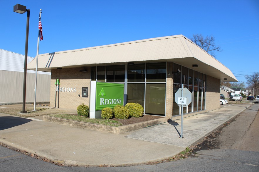 More Photos Of 124 S Main St, Ridgely Bank For Sale