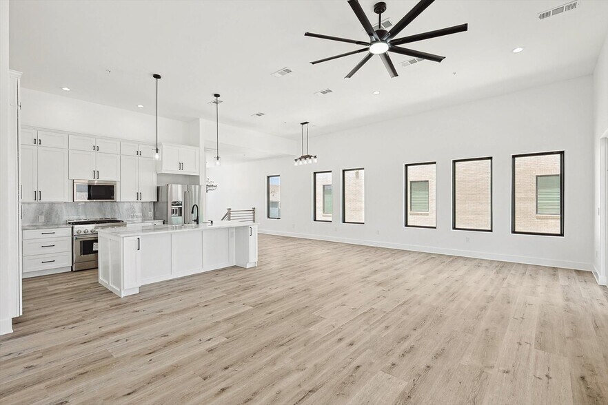 More Photos Of 767 W Main St, Coppell Storefront Retail Office For Sale