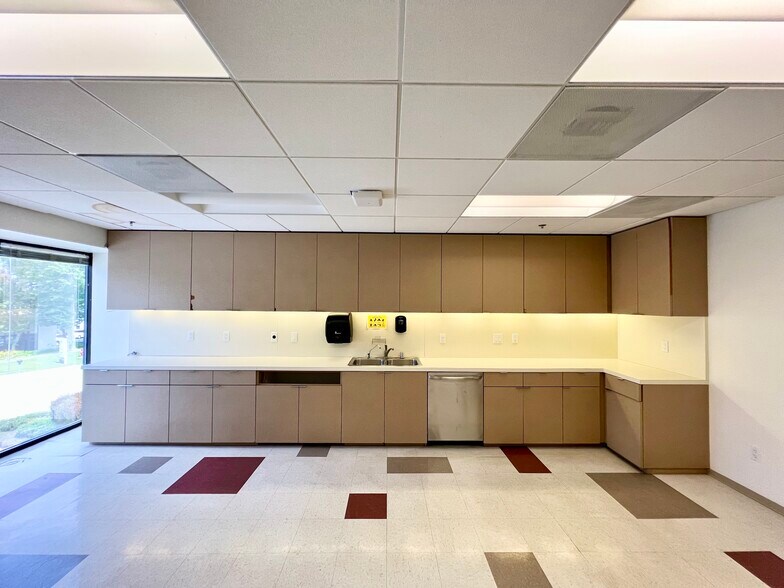 More Photos Of 5730 Uplander Way, Culver City Office For Lease