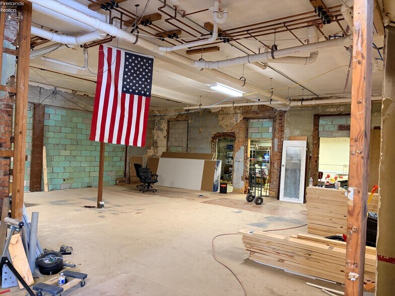 More Photos Of 110 Railroad St, Clyde Restaurant For Sale