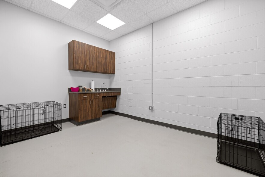 More Photos Of 255 W 20th St, Chattanooga Office For Sale