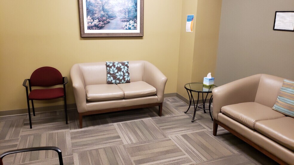 More Photos Of 400-444 Clinchfield St, Kingsport Medical For Sale