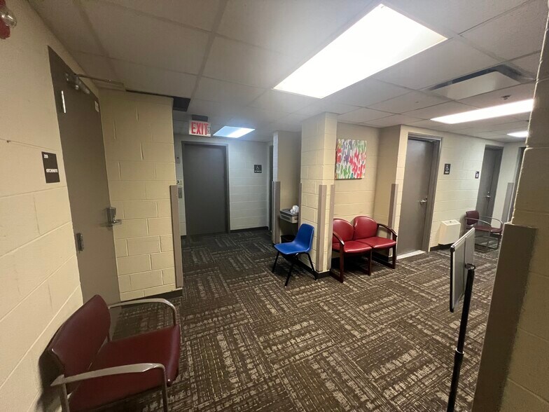 More Photos Of 60 E Warren Ave, Detroit Medical For Lease