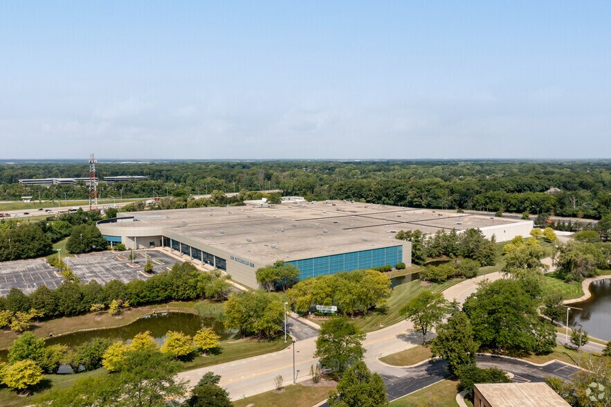 More Photos Of 2800 Lakeside Dr, Bannockburn Warehouse For Lease