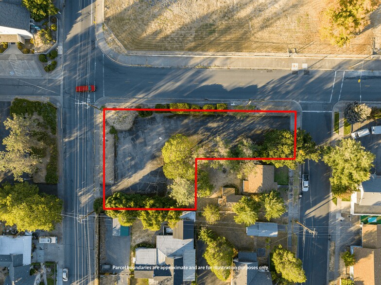 More Photos Of 700 NW Dimmick St, Grants Pass Specialty For Sale