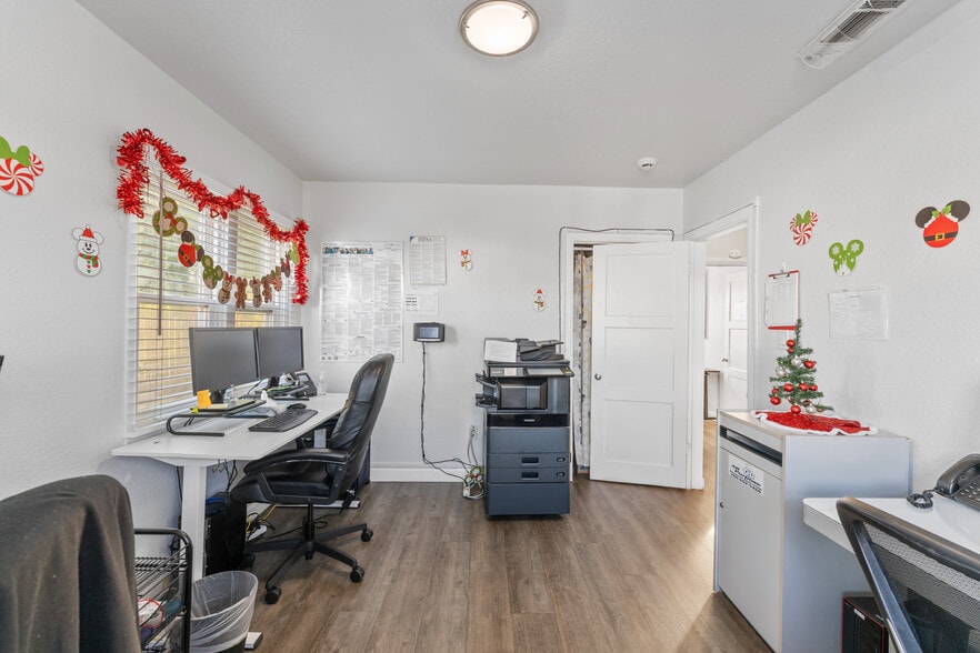 More Photos Of 76 Alabama St, Redlands Office For Lease