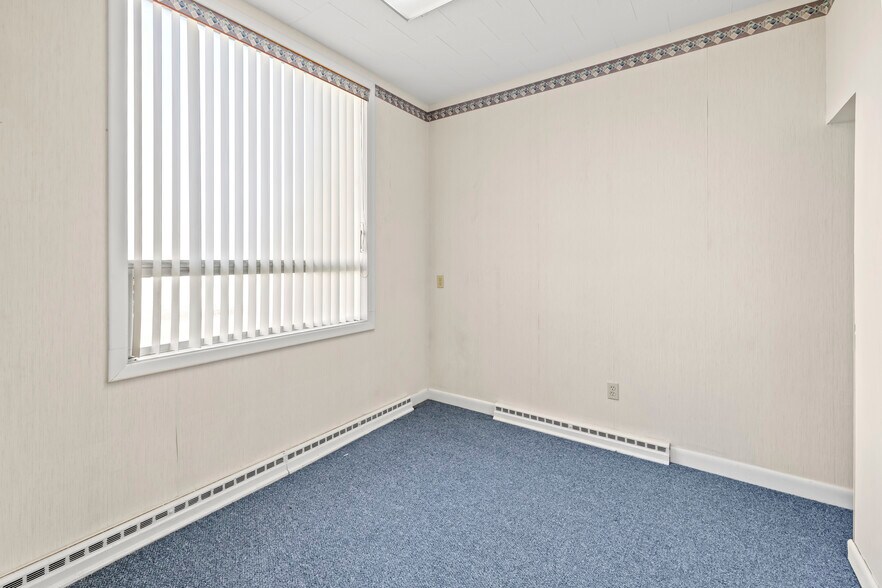 More Photos Of 125 High St, Taunton Office For Sale
