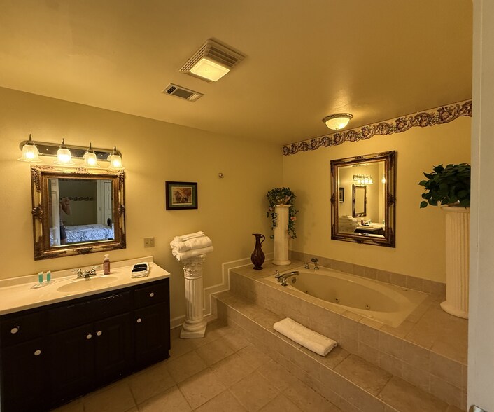 More Photos Of 3144 Riverbend Rd, Heber Springs Hotel For Sale